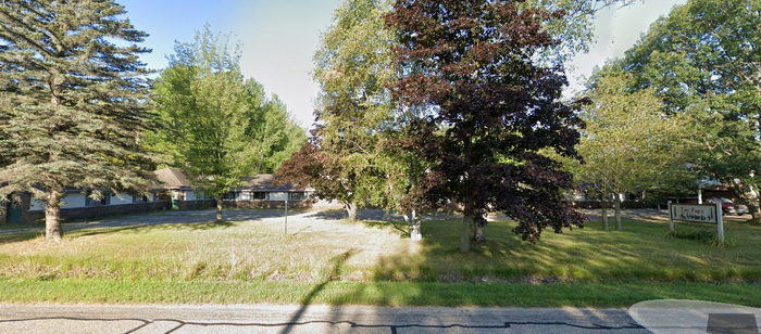 Twin Pines Motel and Apartments (Aloha Motel) - Real Estate Listing (newer photo)